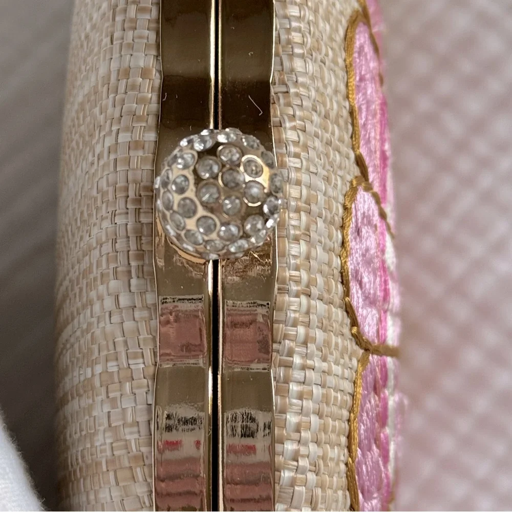 Viral Seashell Clutch Handbag Embroidered Raffia Shell Purse Gold Chain NWT - Picture 6 of 6